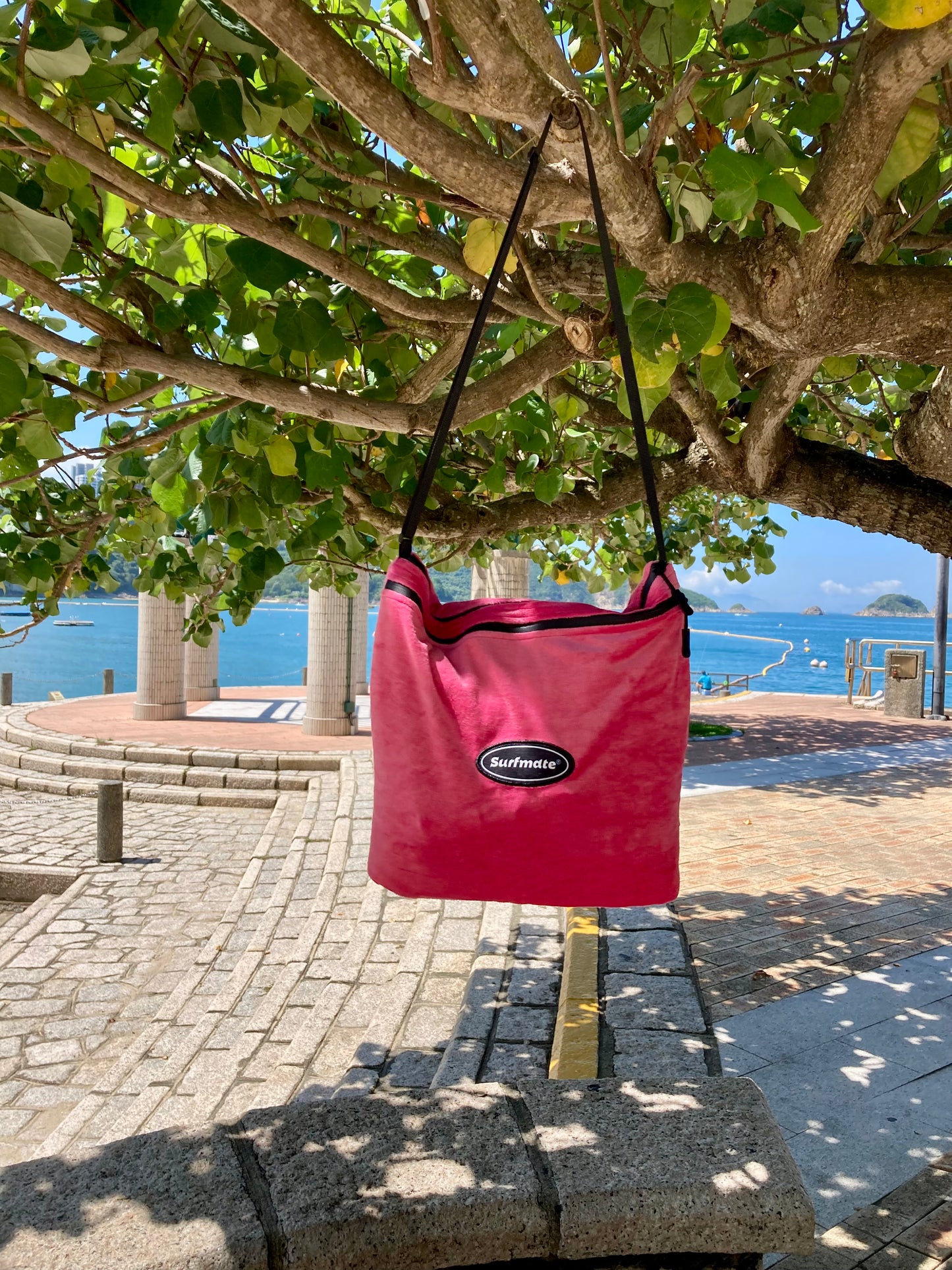 Surfmate poncho in a bag - monochrome shades